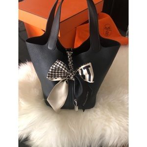 ⛔️SOLD⛔️Hermès black picotin 22